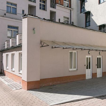 Cozy Apartment In Quiet Courtyard Near Charles Bridge Прага Экстерьер фото